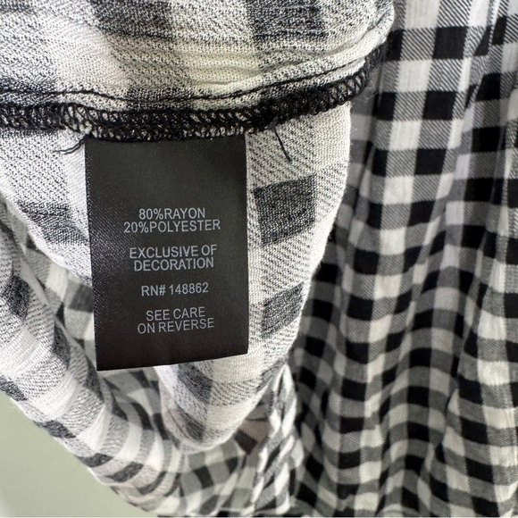 Torrid Washable Gauze Crochet Lace Trim Tank 2X - Picture 8 of 8